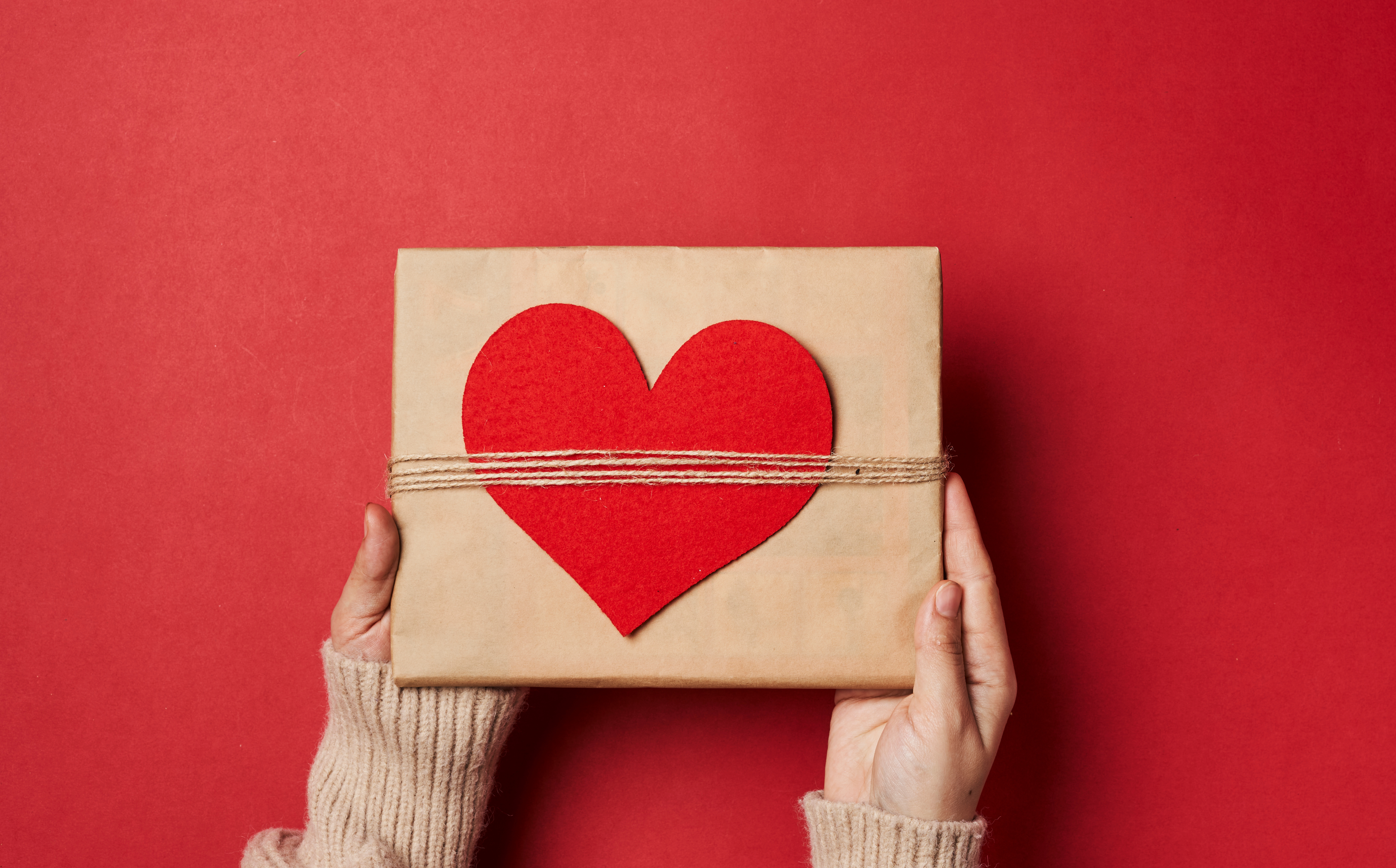 The Top 10 Best Valentine s Day Gifts For Your Husband MATCHSOX the-top-10-best-valentine-s-day-gifts-for-your-husband-matchsox